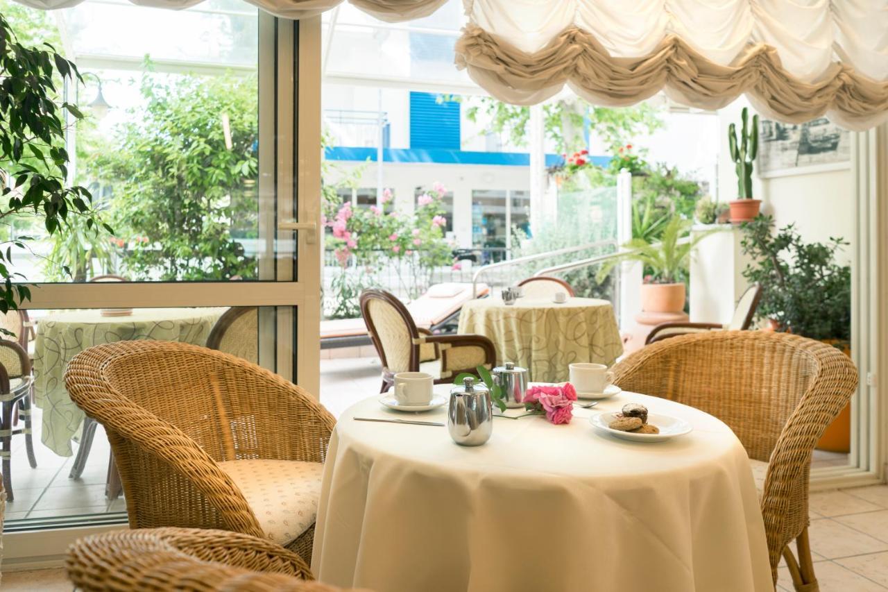Hotel Tulipe Nazionale Riccione Exterior photo
